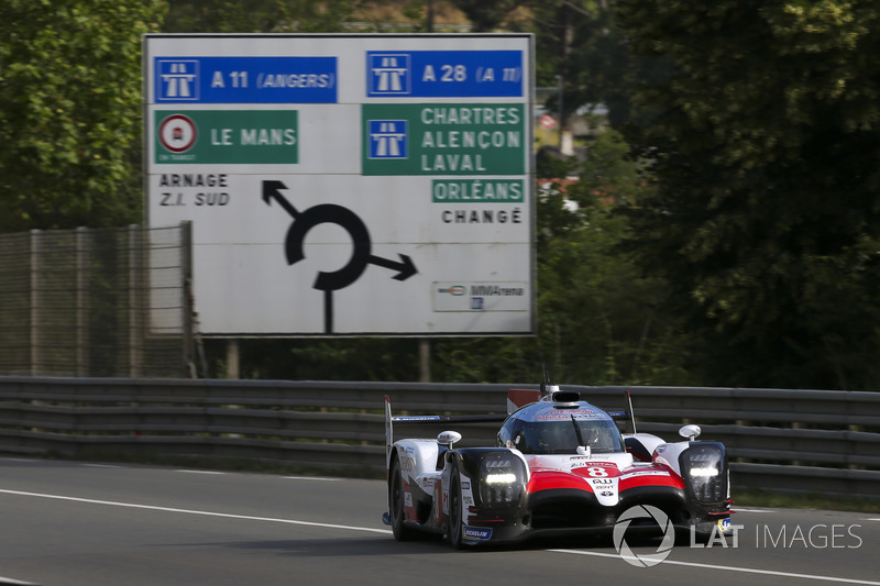 #8 Toyota Gazoo Racing Toyota TS050: Себастьян Буемі, Кадзукі Накадзіма, Фернандо Алонсо