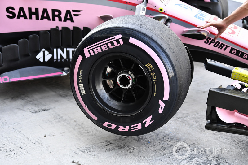 Шини Hypersoft Pirelli на Sahara Force India VJM10 Микити Мазепіна