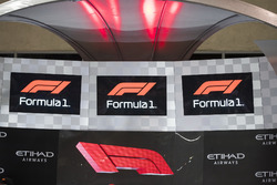 Yeni F1 logosu podyumda