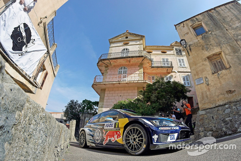 #4: Sébastien Ogier und Julien Ingrassia, VW Polo WRC, bei der Rallye Korsika