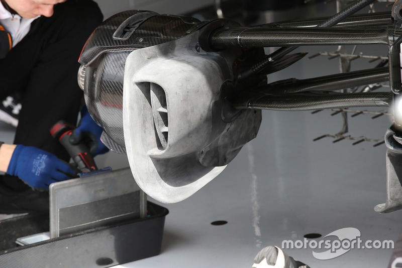 Detalles de los frenos del coche de Fernando Alonso, McLaren MCL33