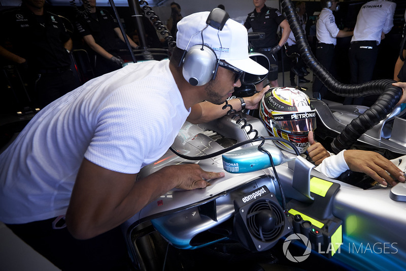 Ніколас і Льюіс Хемілтони, Mercedes AMG F1 W08