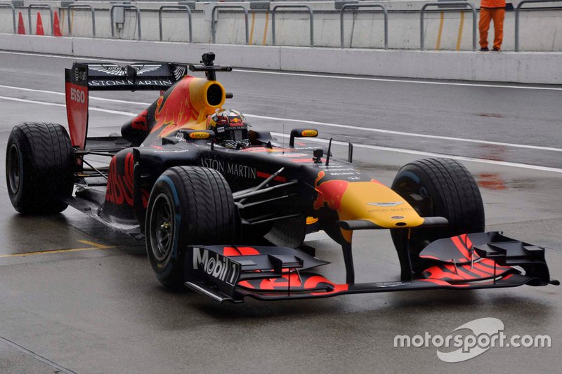 Демонтраційний заїзд на Red Bull RB7