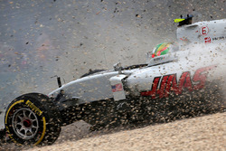 Esteban Gutierrez, Haas F1 Team VF-16 runs out