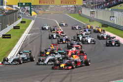 Start: Lewis Hamilton, Mercedes AMG F1; Nico Rosberg, Mercedes AMG F1; Daniel Ricciardo, Red Bull Ra