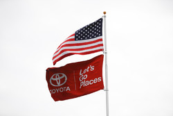 Toyota, Amerika bayrakları