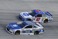 Dale Earnhardt Jr., Hendrick Motorsports Chevrolet A.J. Allmendinger, JTG Daugherty Racing Chevrolet