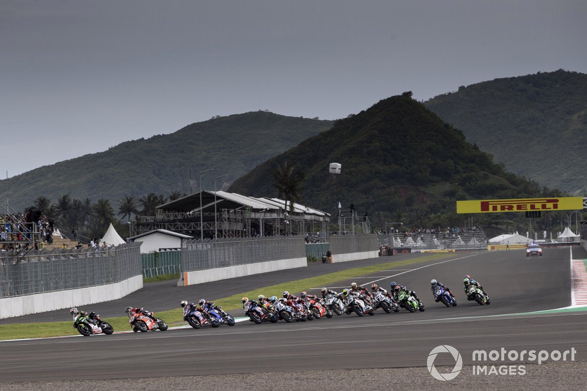 Race 1 World Superbike (WSBK) Indonesia di Pertamina Mandalika International Street Circuit pada 21 November 2021.