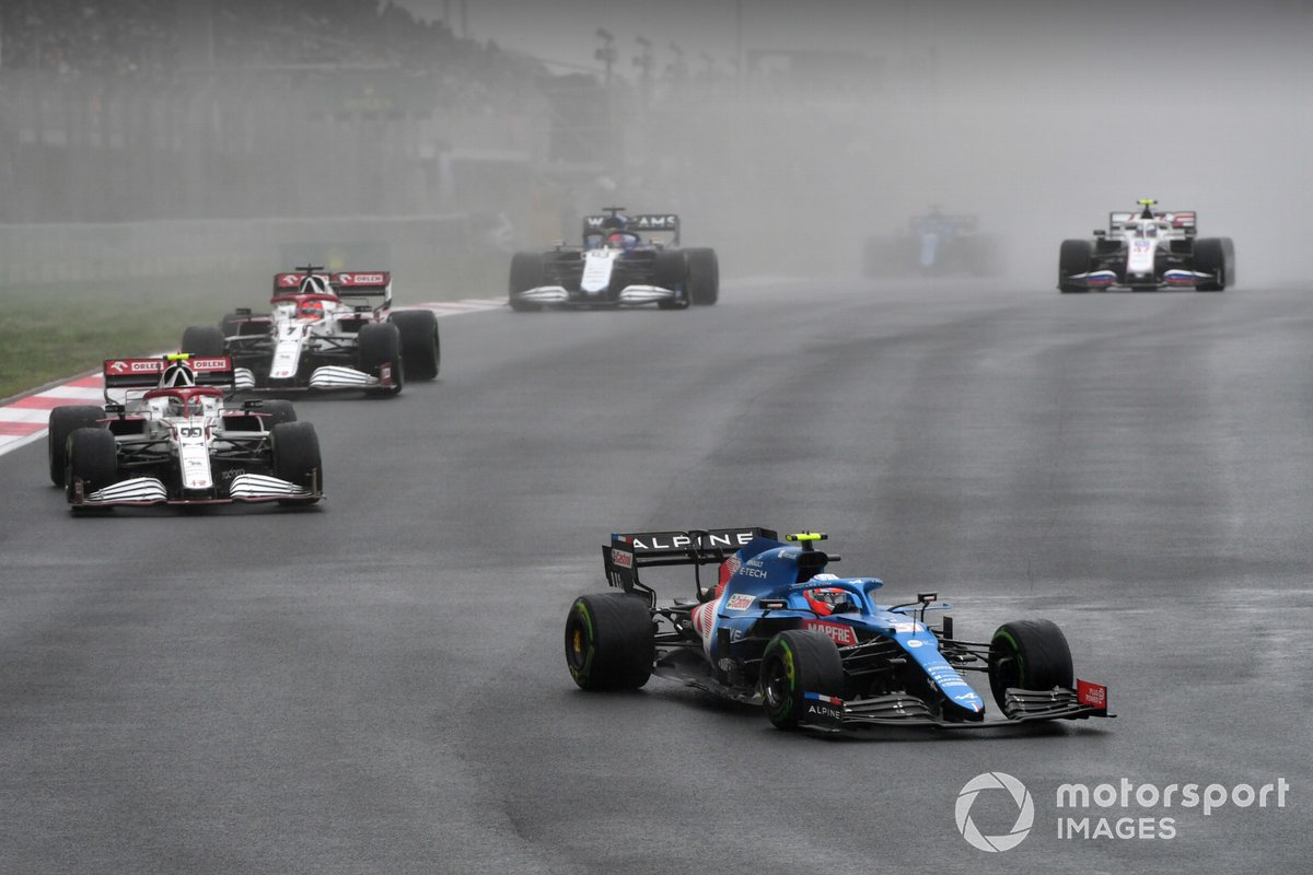 Esteban Ocon, Alpine A521, Antonio Giovinazzi, Alfa Romeo Racing C41, and Kimi Raikkonen, Alfa Romeo Racing C41