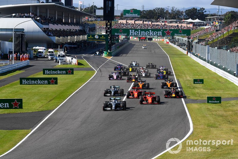 Valtteri Bottas, Mercedes AMG W10 leads Sebastian Vettel, Ferrari SF90Charles Leclerc, Ferrari SF90, Lewis Hamilton, Mercedes AMG F1 W10 and Max Verstappen, Red Bull Racing RB15 at the start of the race