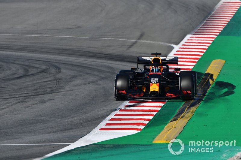 Александр Элбон, Red Bull Racing RB16