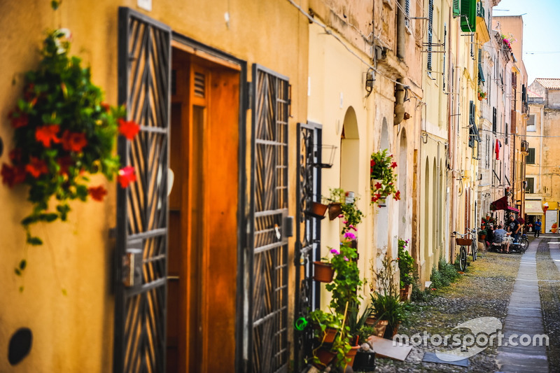 Atmosphere at Sardegna