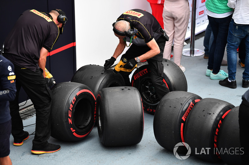 Ingenieros de Pirelli y neumáticos