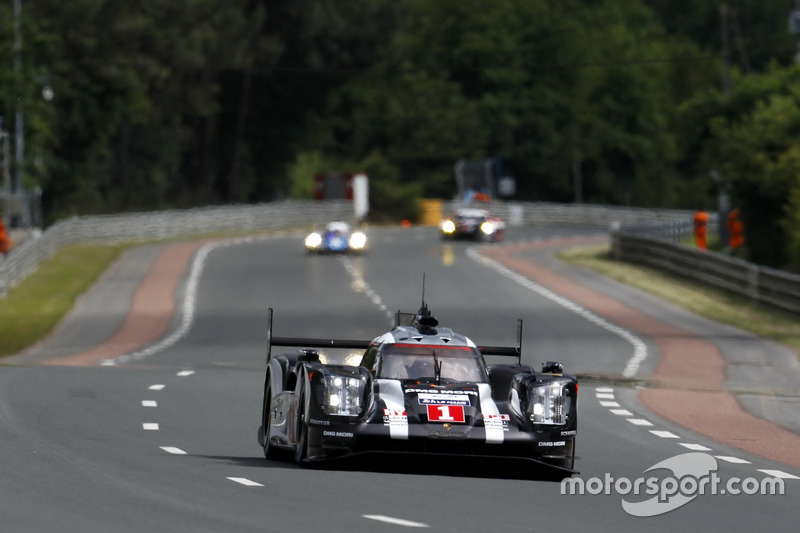 #1 Porsche Team Porsche 919 Hybrid: Timo Bernhard, Mark Webber, Brendon Hartley
