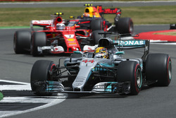 Lewis Hamilton, Mercedes AMG F1 W08, Kimi Raikkonen, Ferrari SF70H, Max Verstappen, Red Bull Racing