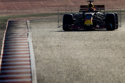 Max Verstappen, Red Bull Racing RB13, mit Messgeräten am Auto