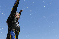 Race winner Tony Stewart, Stewart-Haas Racing