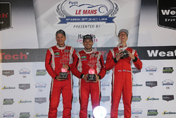 Подіум GT Le Mans: переможці #62 Risi Competizione Ferrari 488 GTE: Тоні Віландер, Джанкарло Фізікел
