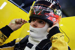 Esteban Ocon, Pilota collaudatore Renault Sport F1 Team R16