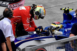 Sebastian Vettel, Ferrari ringrazia Pascal Wehrlein, Sauber C36 per il passaggio