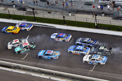 Austin Dillon, Richard Childress Racing Chevrolet, Trevor Bayne, Roush Fenway Racing Ford crash