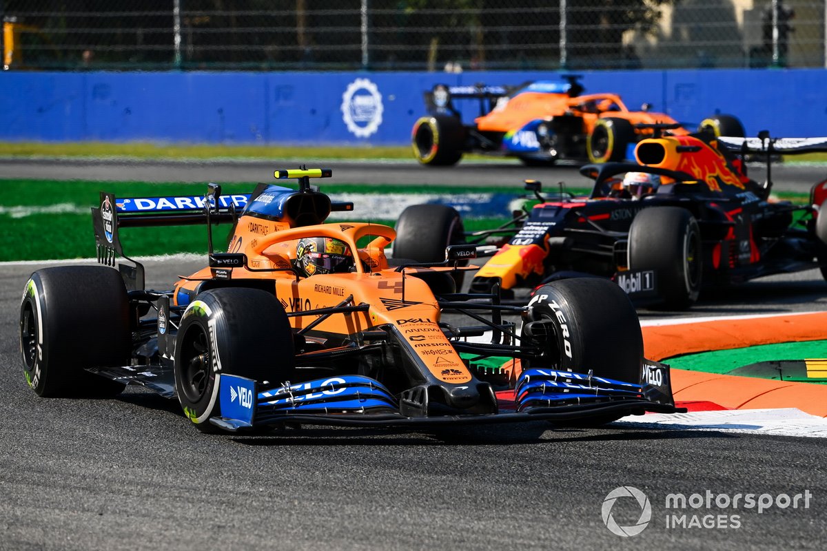 Ландо Норрис, McLaren MCL35, Макс /Ферстаппен, Red Bull Racing RB16, Карлос Сайнс, McLaren MCL35