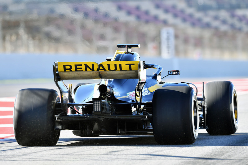Renault R.S.18: Auspuff