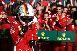 Yarış galibi Sebastian Vettel, Ferrari, parc ferme