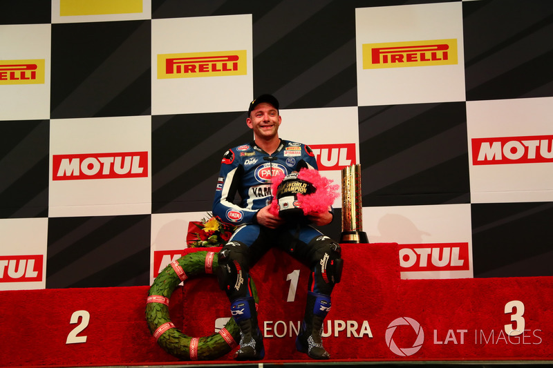 Podio: campeón Lucas Mahias, GRT Yamaha Official WorldSSP Team