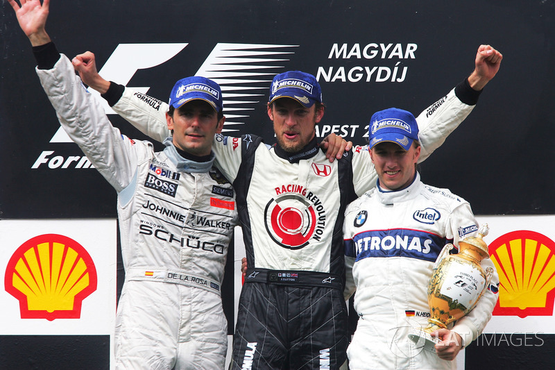 Podium: tweede Pedro de la Rosa, McLaren, race winnaar Jenson Button, Honda en derde Nick Heidfeld, BMW Sauber F1