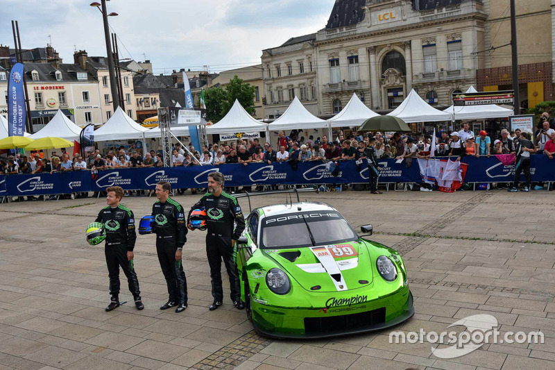 №99 Porsche 911 RSR