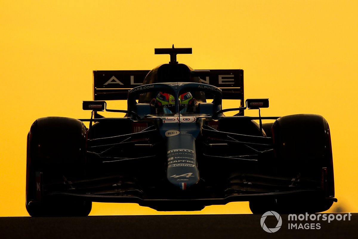 Oscar Piastri au volant de l'Alpine A521 lors des tests d'Abu Dhabi 2021