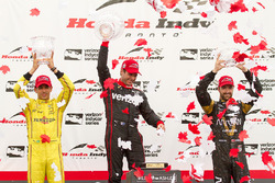 Podium: Sieger Will Power, Team Penske, Chevrolet; 2. Helio Castroneves, Team Penske, Chevrolet; 3.