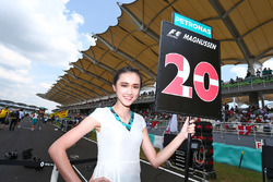 Grid girl for Kevin Magnussen, Renault Sport F1 Team