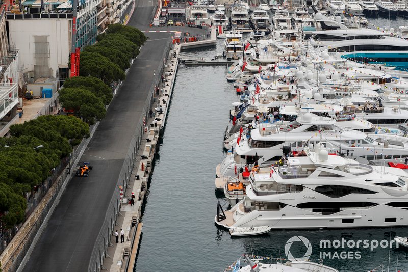 Carlos Sainz Jr., McLaren MCL34