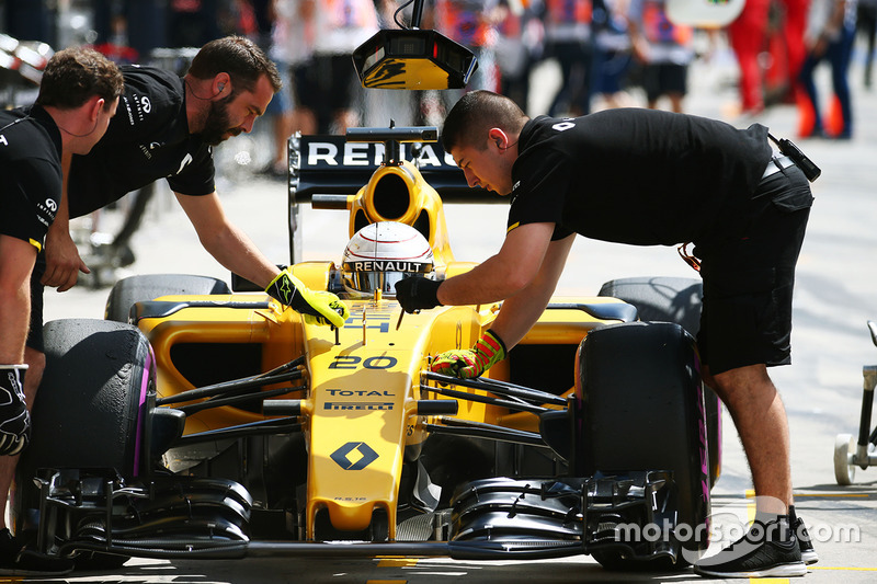 Kevin Magnussen, Renault Sport F1 Team RS16