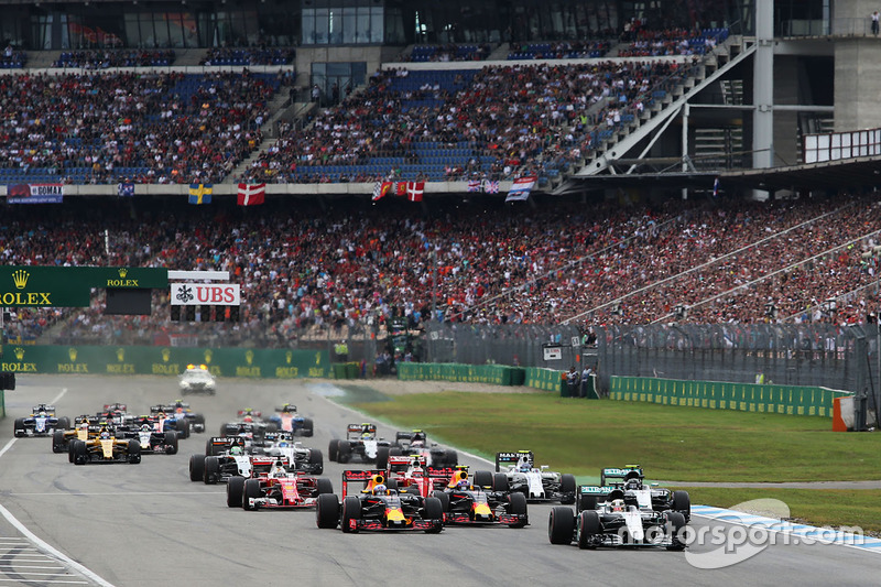 Lewis Hamilton, Mercedes AMG F1 W07 Hybrid leads at the start of the race