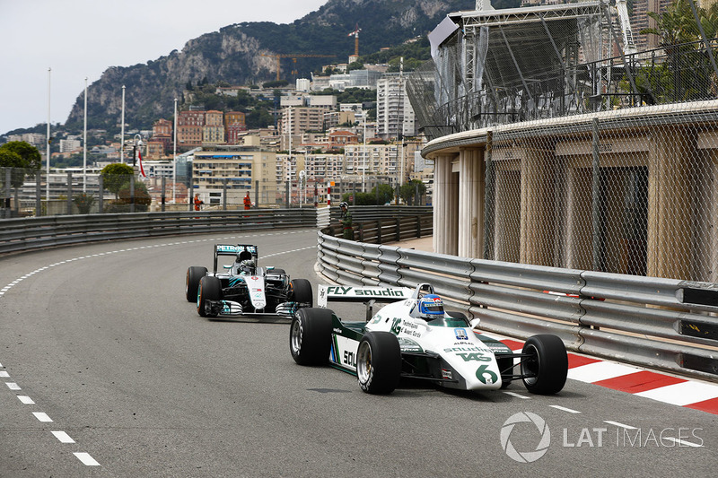 Aksi Keke Rosberg dan Nico Rosberg melibas jalanan Kota Monako