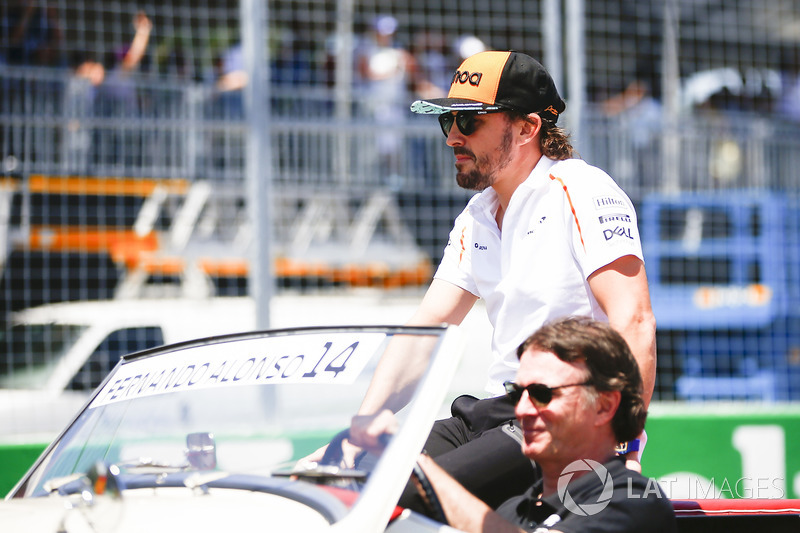 Fernando Alonso, McLaren, en el drivers parade