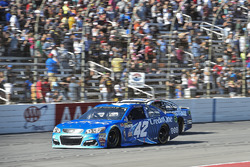 Kyle Larson, Chip Ganassi Racing Chevrolet, Ricky Stenhouse Jr., Roush Fenway Racing Ford
