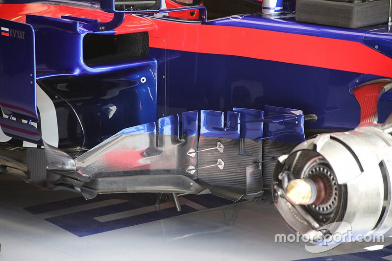 Бічний дефлектор Toro Rosso STR14