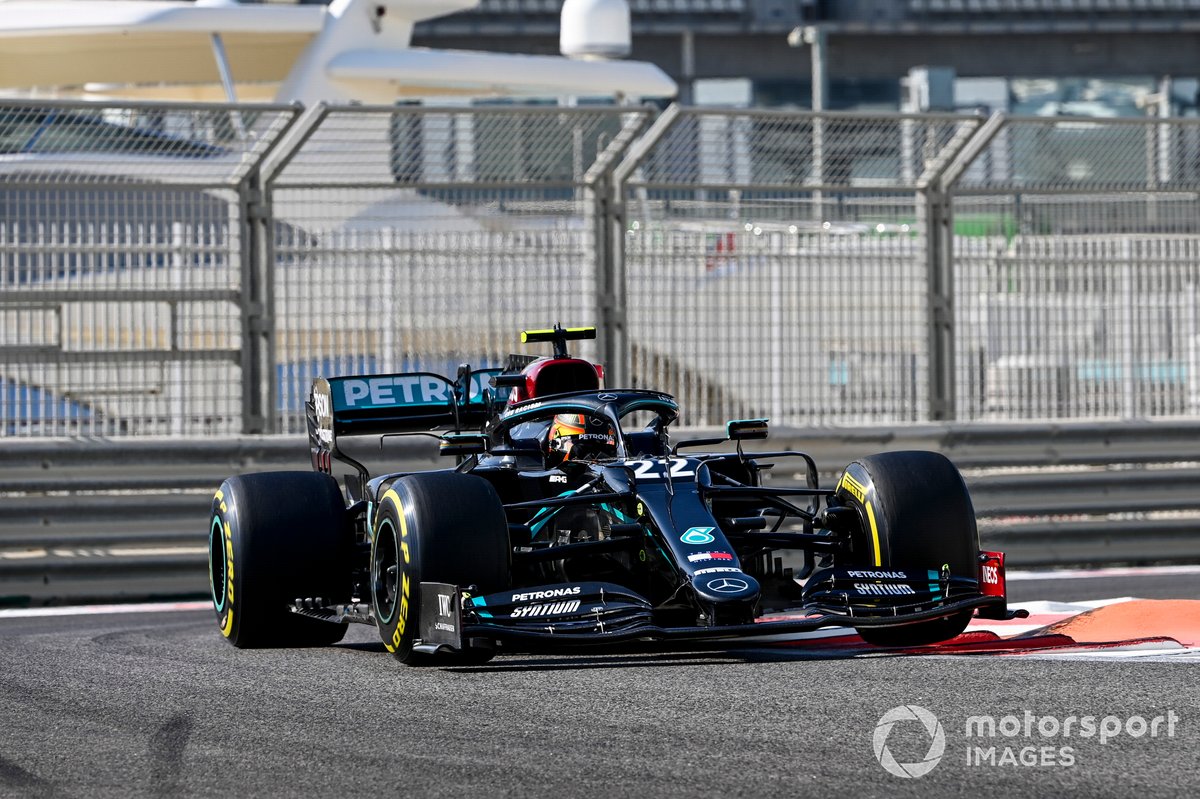 Nyck de Vries, Mercedes F1 W11, dalam tes Formula 1 Abu Dhabi 2020