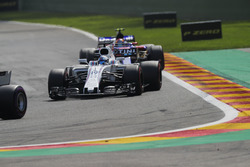 Felipe Massa, Williams FW40, Carlos Sainz Jr., Scuderia Toro Rosso STR12