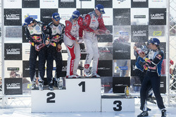 Podio: i vincitori Kris Meeke, Paul Nagle, Citroën DS3 WRC, Citroën World Rally Team, al secondo pos