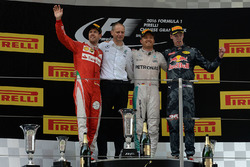 Podium: winner Nico Rosberg, Mercedes AMG F1 Team, second place Sebastian Vettel, Ferrari, third pla