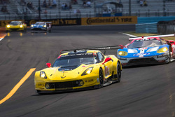#4 Corvette Racing Chevrolet Corvette C7.R: Олівер Гевін, Томмі Міллер