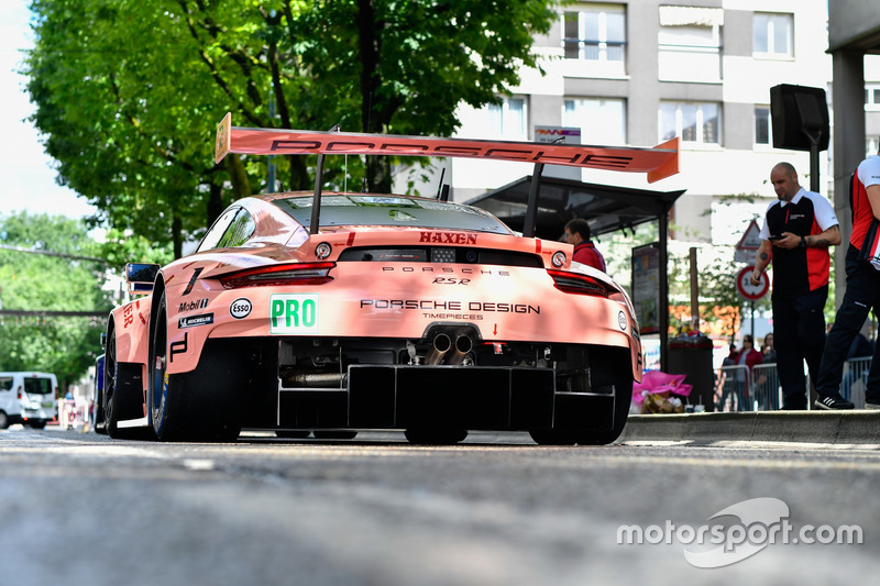 #92 Porsche GT Team Porsche 911 RSR