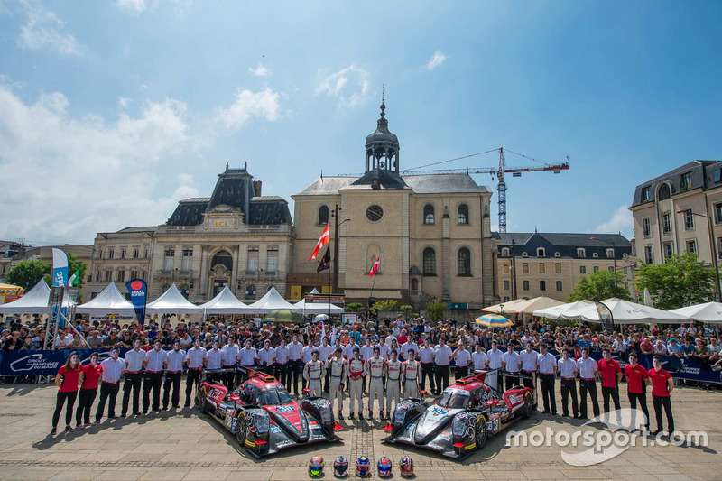 #37 Jackie Chan DC Racing Oreca 07 Gibson: Jazeman Jaafar, Weiron Tan, Nabil Jeffri, #38 Jackie Chan DC Racing Oreca 07 Gibson: Ho-Ping Tung, Gabriel Aubry, Stéphane Richelmi