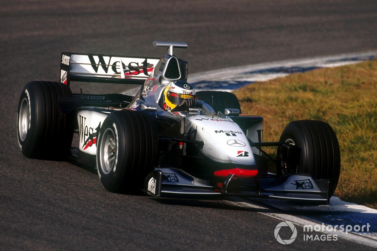 Nick Heidfeld au volant de la McLaren Mercedes MP4-13
