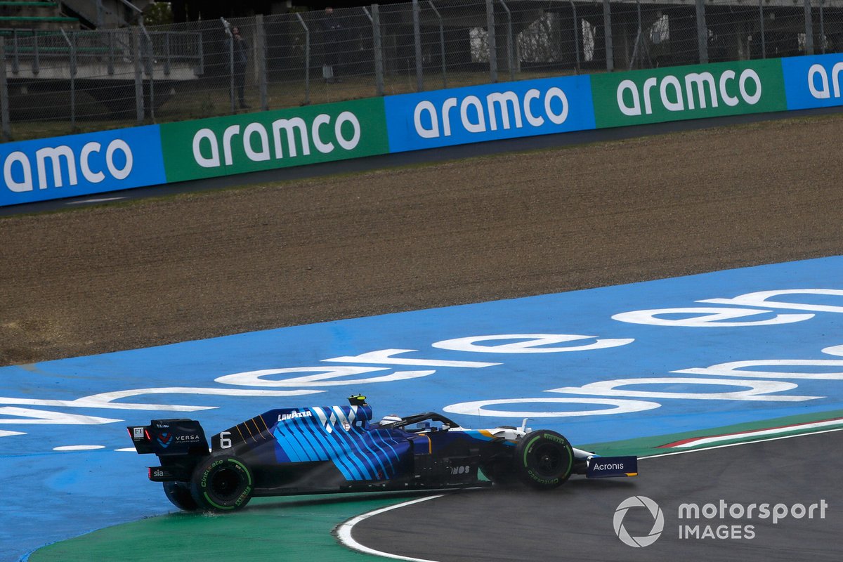Nicholas Latifi, Williams FW43B, part en tête-à-queue dans le premier tour